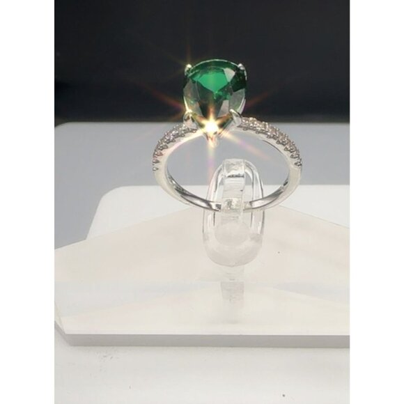 Sterling Silver plated Green Gemstone Pear Cut Ring Size 6 - Picture 4 of 10
